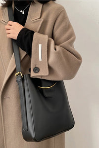 Jane Crossbody in Black