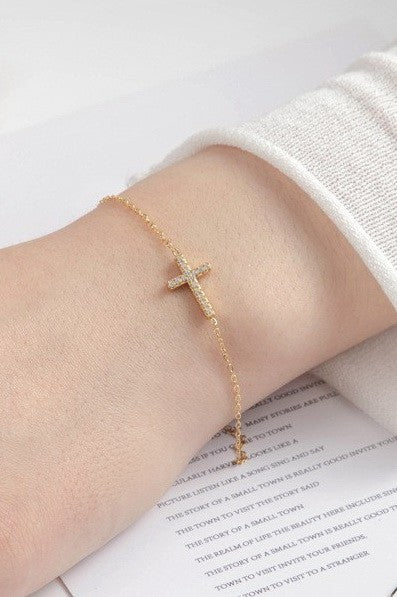 Clara Cross Bracelet in Gold