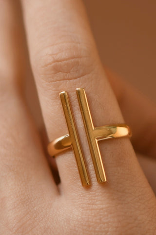 Linear Gold Ring