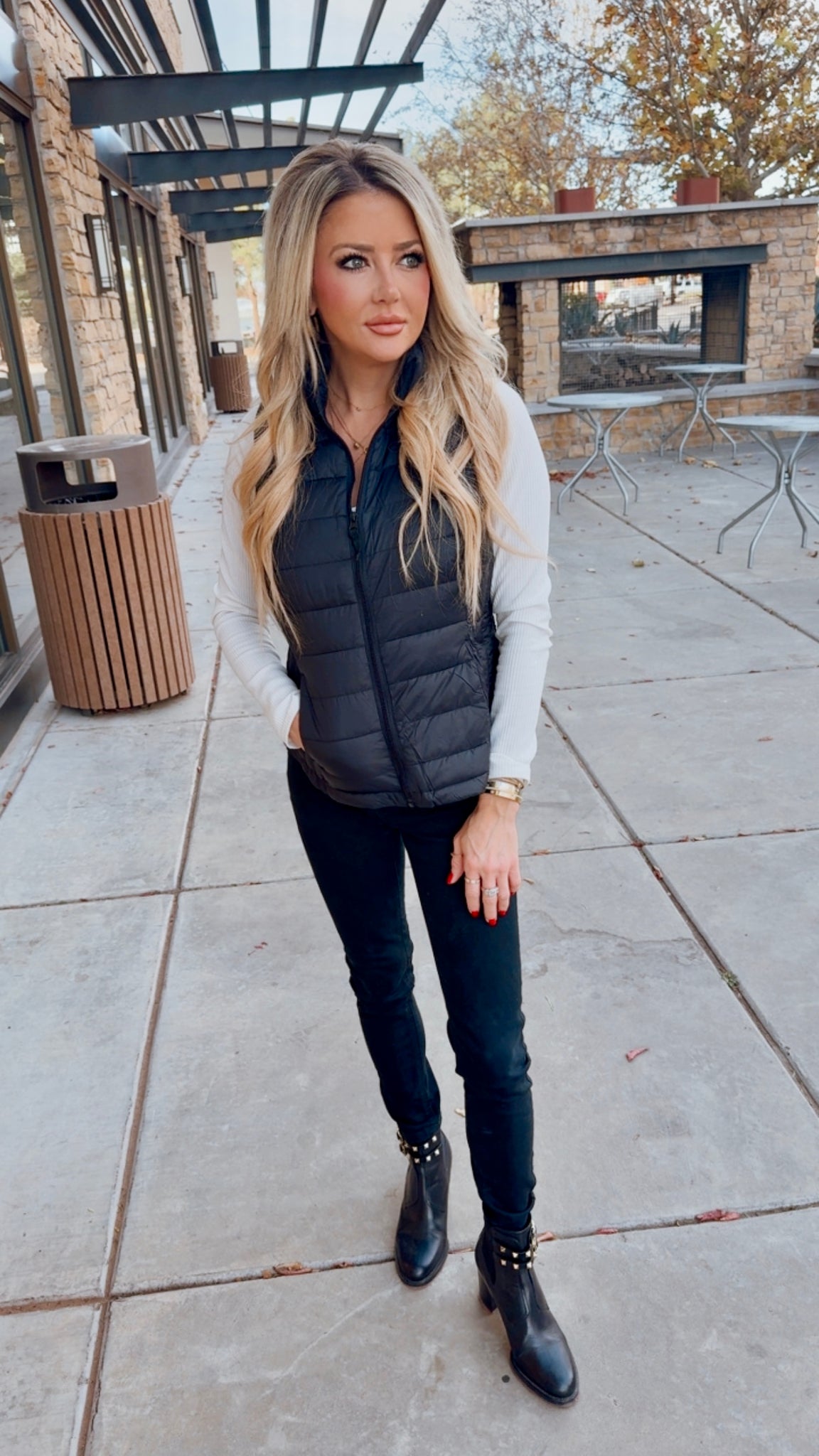 Bryn Black Puffer Vest – Turquoise TeePee