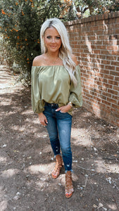 Ella Off Shoulder in Green