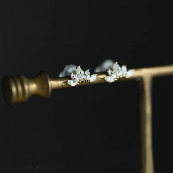 14K Gold Snow Flower Stud Earring